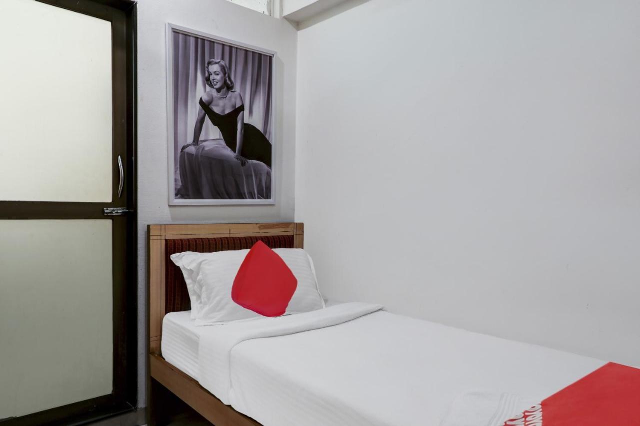 Hotel Oyo Flagship 572 Santacruz West Bombay Esterno foto