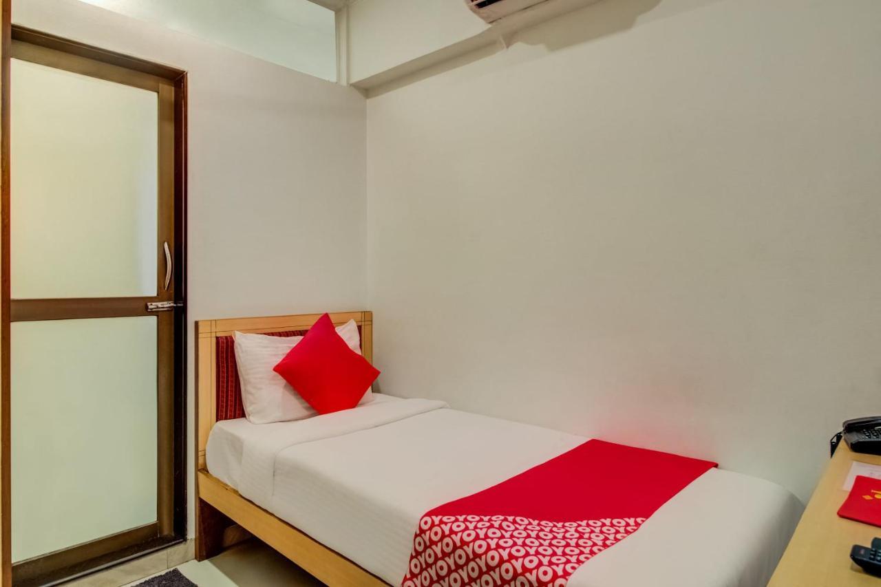 Hotel Oyo Flagship 572 Santacruz West Bombay Esterno foto