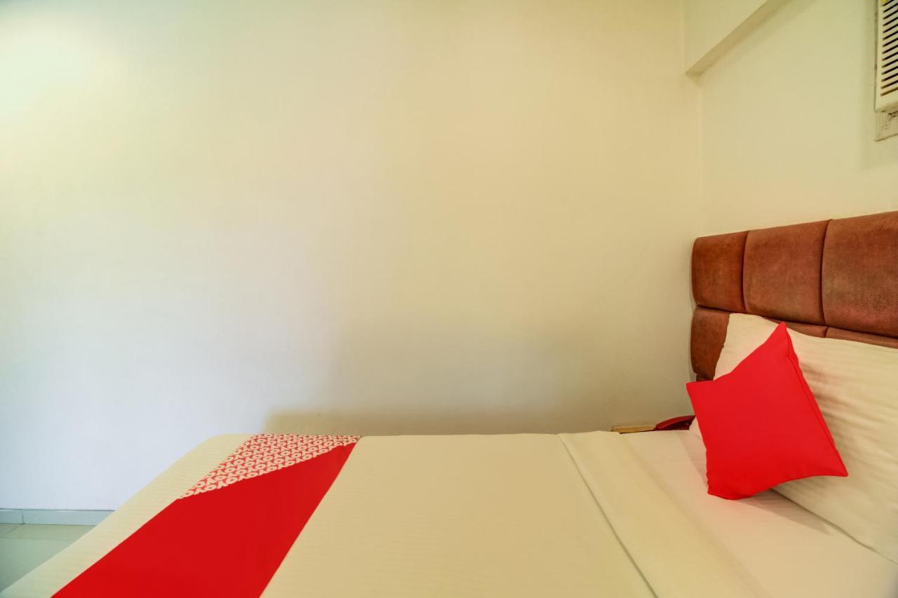 Hotel Oyo Flagship 572 Santacruz West Bombay Esterno foto