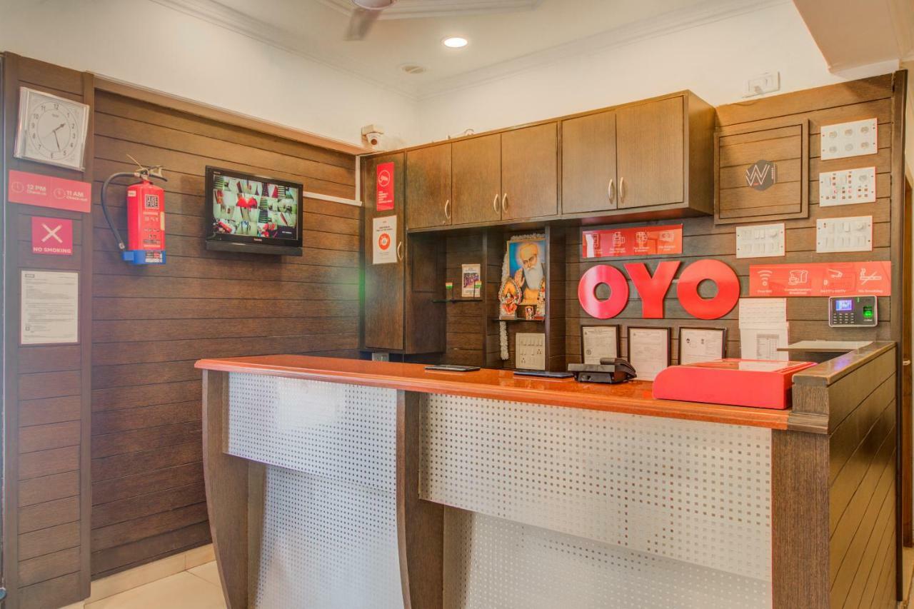 Hotel Oyo Flagship 572 Santacruz West Bombay Esterno foto