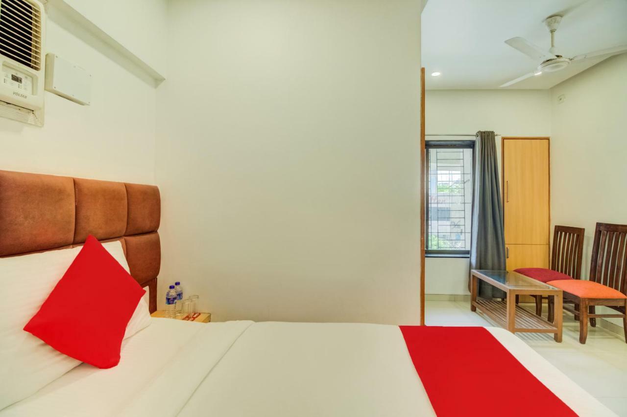 Hotel Oyo Flagship 572 Santacruz West Bombay Esterno foto