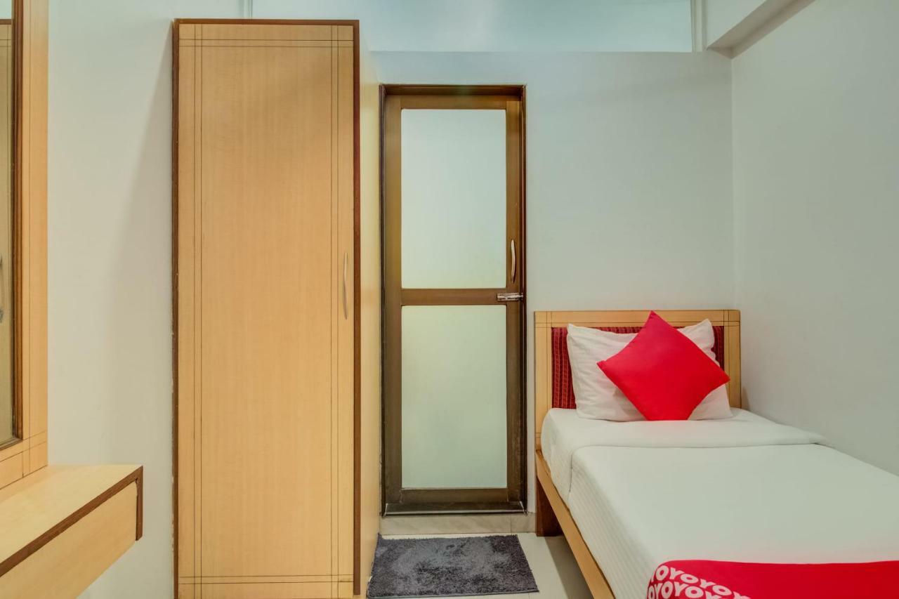 Hotel Oyo Flagship 572 Santacruz West Bombay Esterno foto